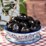 Черные маслины без косточек 2 кг нетто